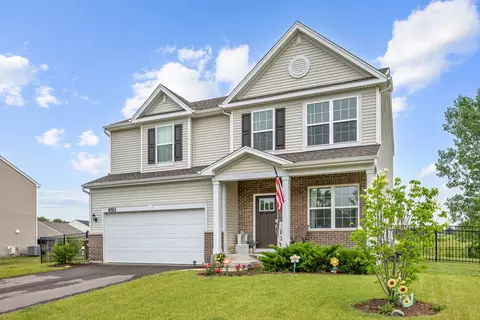 8511 White Oaks Ct, Wonder Lake, IL 60097