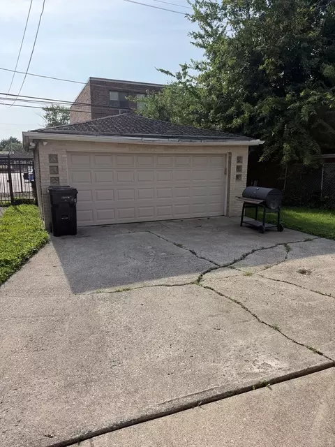 Exterior - 10952 S Emerald Ave, Chicago, IL 60628 photo 3 of 5