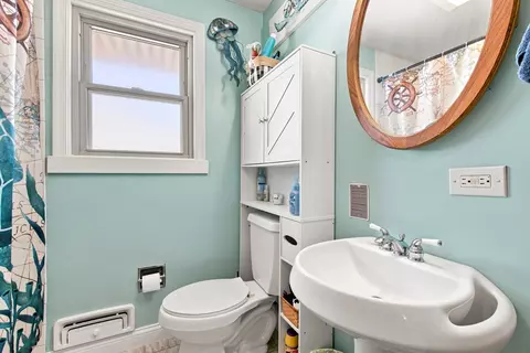 Bath - 121 S Commonwealth Ave, Elgin, IL 60123 photo 1 of 2