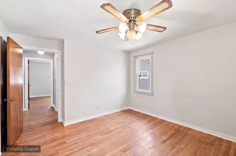 Bedroom - 121 S Commonwealth Ave, Elgin, IL 60123 photo 5 of 5