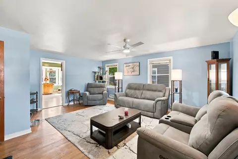 Living - 121 S Commonwealth Ave, Elgin, IL 60123 photo 1 of 6