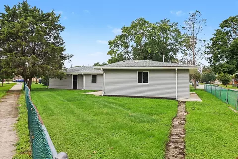 Exterior - 14601 Hamlin Ave, Midlothian, IL 60445 photo 1 of 3
