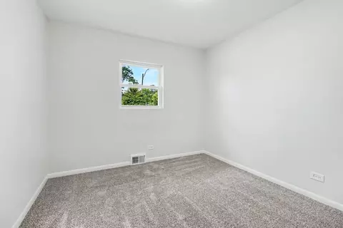 Bedroom - 14601 Hamlin Ave, Midlothian, IL 60445 photo 5 of 6