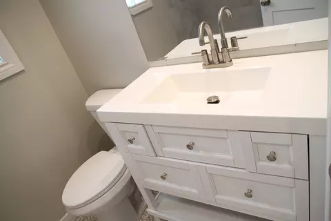 Bath - 9042 S Emerald Ave, Chicago, IL 60620 photo 4 of 5