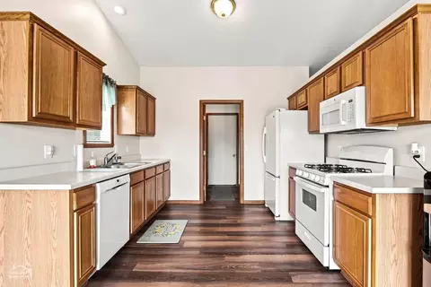 Kitchen - 235 Sundance Trl, Capron, IL 61012 photo 2 of 4