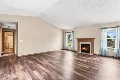 Living - 235 Sundance Trl, Capron, IL 61012 photo 3 of 3