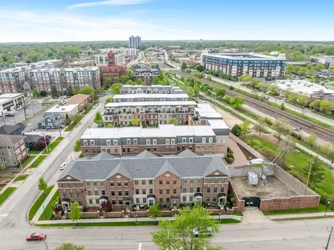 View/Area - 110 S Washington St, Wheaton, IL 60187 photo 4 of 6