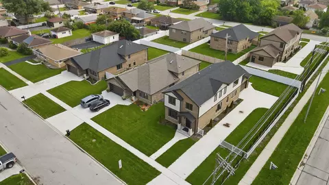 View/Area - 7957 W 73 Pl, Bridgeview, IL 60455 photo 4 of 6