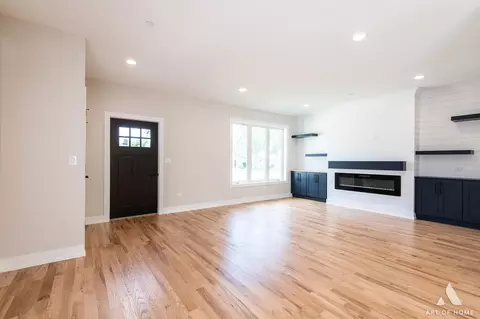 Living - 7957 W 73 Pl, Bridgeview, IL 60455 photo 2 of 3