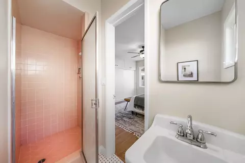 Bath - 914 W 5th St, Ontario, CA 91762 photo 2 of 4