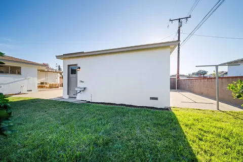 Exterior - 914 W 5th St, Ontario, CA 91762 photo 8 of 9