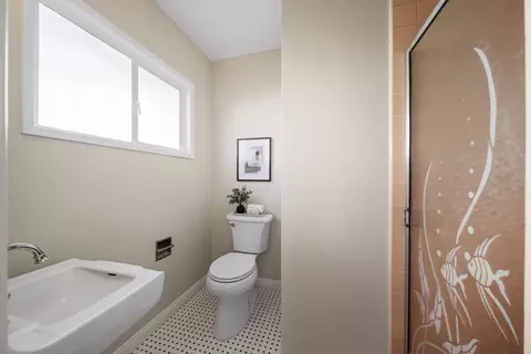 Bath - 914 W 5th St, Ontario, CA 91762 photo 1 of 4