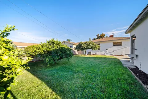Exterior - 914 W 5th St, Ontario, CA 91762 photo 7 of 9