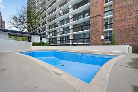 Exterior - 5901 N Sheridan Rd #7G, Chicago, IL 60660 photo 2 of 4