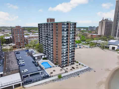 Exterior - 5901 N Sheridan Rd #7G, Chicago, IL 60660 photo 3 of 4