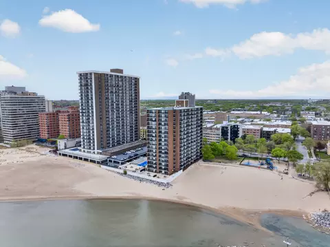 5901 N Sheridan Rd #7G, Chicago, IL 60660