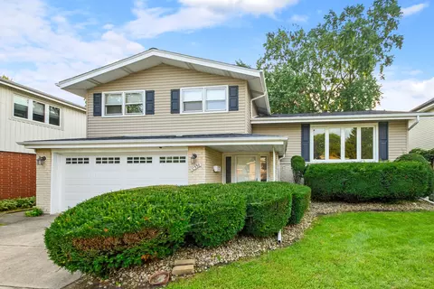 10336 S Georgia Ln, Oak Lawn, IL 60453