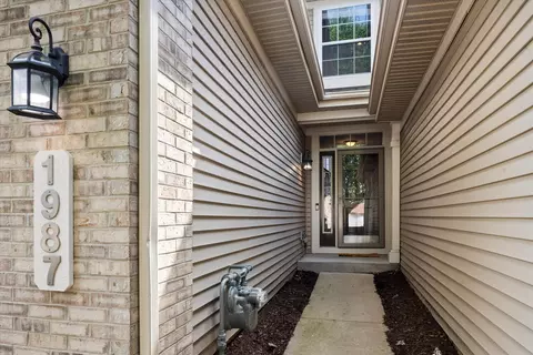 Entry Way - 1987 Osprey Ct #1987, Bartlett, IL 60103 photo 1 of 4
