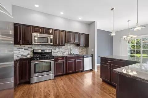 Kitchen - 1987 Osprey Ct #1987, Bartlett, IL 60103 photo 2 of 2