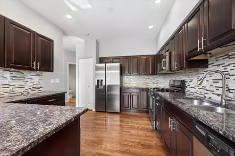 Kitchen - 1987 Osprey Ct #1987, Bartlett, IL 60103 photo 1 of 2
