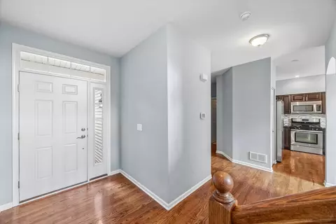 Entry Way - 1987 Osprey Ct #1987, Bartlett, IL 60103 photo 3 of 4