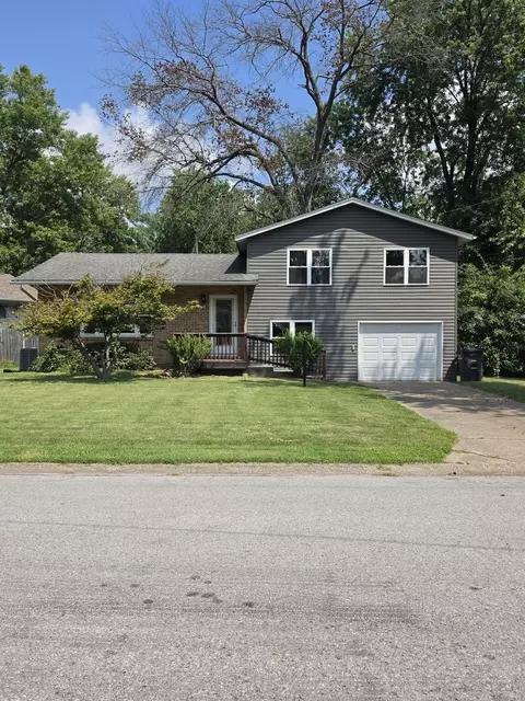 219 S Gray Dr, Carbondale, IL 62901