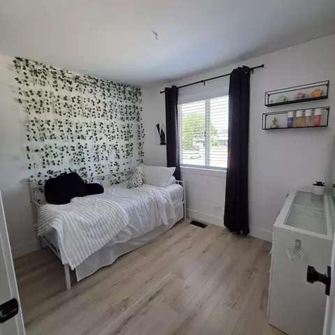 Bedroom - 2475 Ridge Ave, Aurora, IL 60504 photo 2 of 3