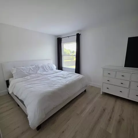 Bedroom - 2475 Ridge Ave, Aurora, IL 60504 photo 1 of 3