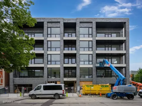 515 W Elm St #201, Chicago, IL 60610