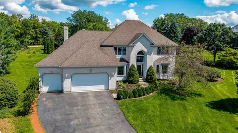 926 Edgewood Dr, Sugar Grove, IL 60554