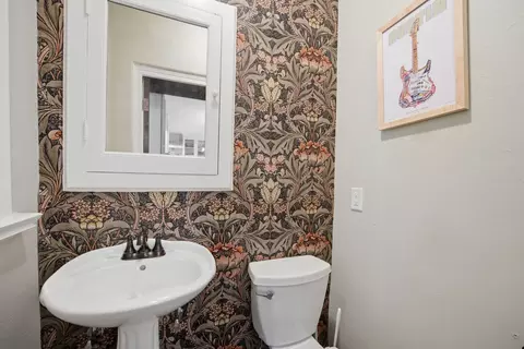 Bath - 41 Hamilton Ave, Elgin, IL 60123 photo 1 of 5