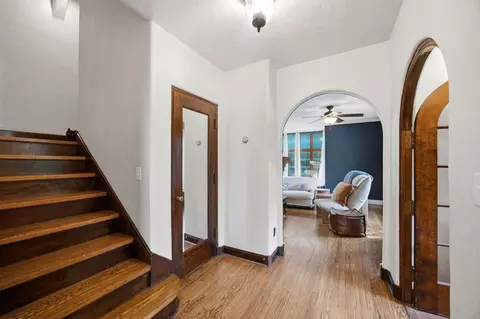 Entry Way - 41 Hamilton Ave, Elgin, IL 60123 photo 4 of 9