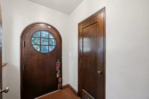 Entry Way - 41 Hamilton Ave, Elgin, IL 60123 photo 1 of 9