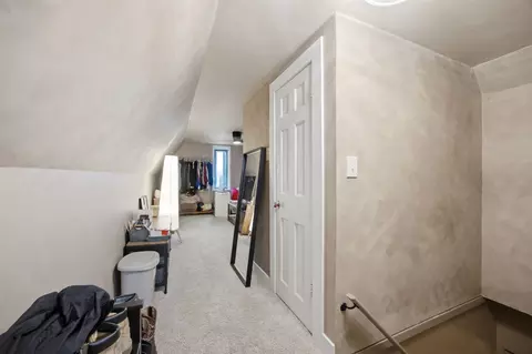 Entry Way - 41 Hamilton Ave, Elgin, IL 60123 photo 7 of 9
