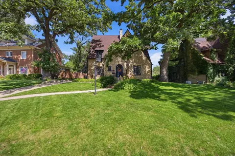 Exterior - 41 Hamilton Ave, Elgin, IL 60123 photo 5 of 8