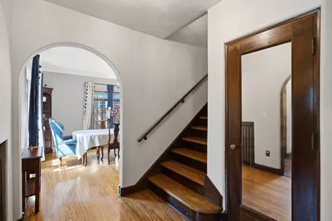 Entry Way - 41 Hamilton Ave, Elgin, IL 60123 photo 3 of 9