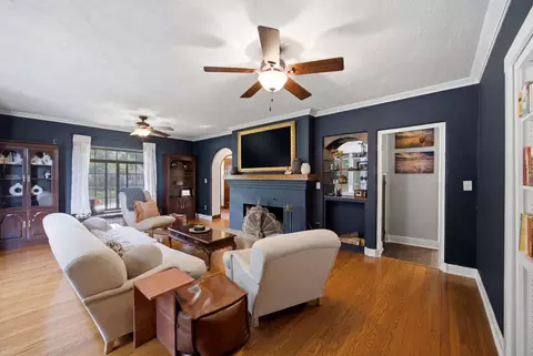 Living - 41 Hamilton Ave, Elgin, IL 60123 photo 3 of 5