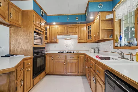 Kitchen - 204 Odell Rd, Dwight, IL 60420 photo 3 of 5