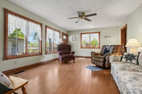 Living - 204 Odell Rd, Dwight, IL 60420 photo 3 of 3