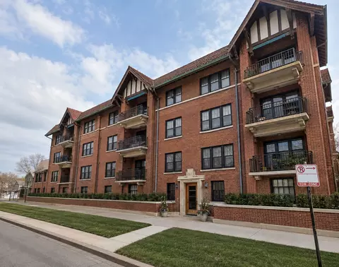 5111 S Cornell Ave #3, Chicago, IL 60615