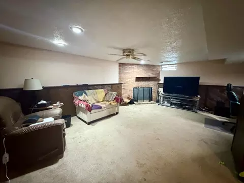 Living - 2006 Juniper Ln, Bloomington, IL 61701 photo 3 of 3