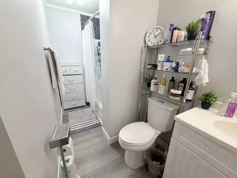 Bath - 2006 Juniper Ln, Bloomington, IL 61701 photo 1 of 2