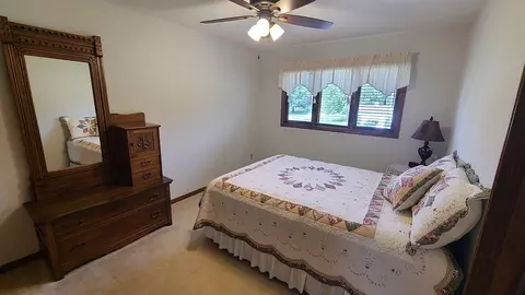 Bedroom - 256 Cambridge Ct, Dixon, IL 61021 photo 2 of 3