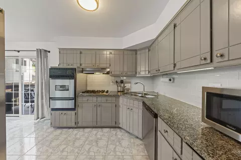 Kitchen - 1219 N Itasca Rd, Addison, IL 60101 photo 2 of 2