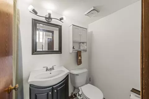 Bath - 1219 N Itasca Rd, Addison, IL 60101 photo 2 of 3
