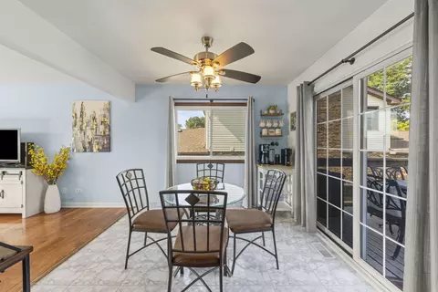 Dining - 1219 N Itasca Rd, Addison, IL 60101 photo 2 of 3