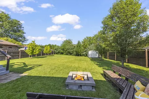 Exterior - 1219 N Itasca Rd, Addison, IL 60101 photo 5 of 7