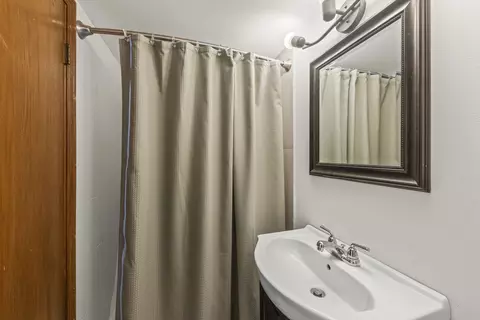 Bath - 1219 N Itasca Rd, Addison, IL 60101 photo 3 of 3