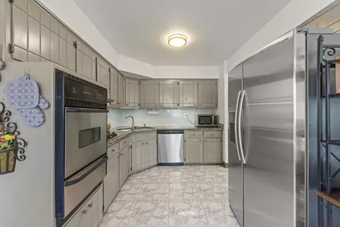 Kitchen - 1219 N Itasca Rd, Addison, IL 60101 photo 1 of 2