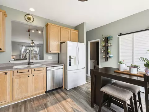 Kitchen - 5222 Cobblers Xing, Mchenry, IL 60050 photo 3 of 3